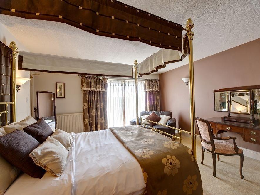Clough Manor Hotel Denshaw Exterior photo