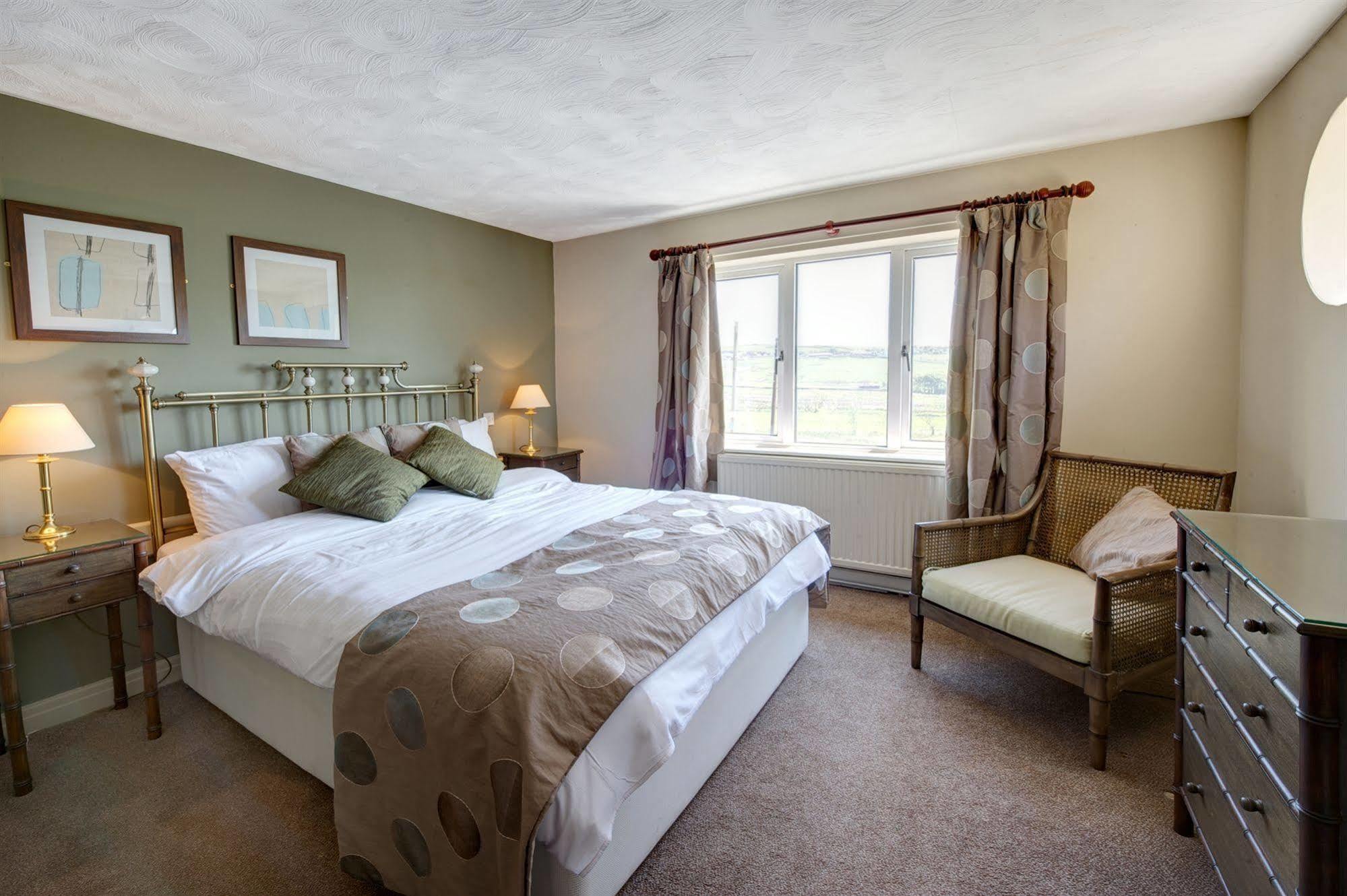 Clough Manor Hotel Denshaw Exterior photo